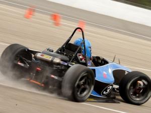 Câu chuyện về chiếc xe đua F1 Made in Việt Nam